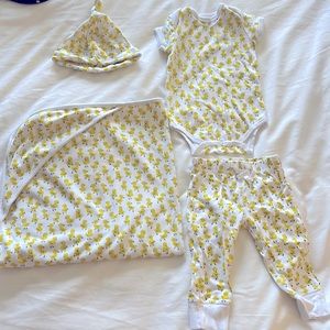 Roller Rabbit Baby set yellow ducks onesie pants hat & blanket one size 3-9 mos